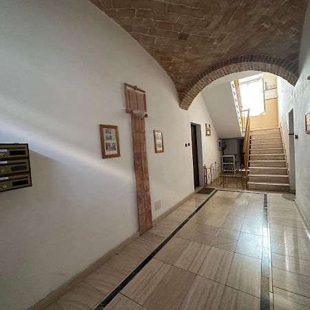 Casa Susanna: Central Ground Floor Retreat with Easy Parking Terni Exterior photo