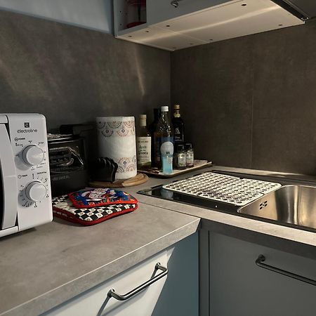 Casa Susanna: Central Ground Floor Retreat with Easy Parking Terni Exterior photo