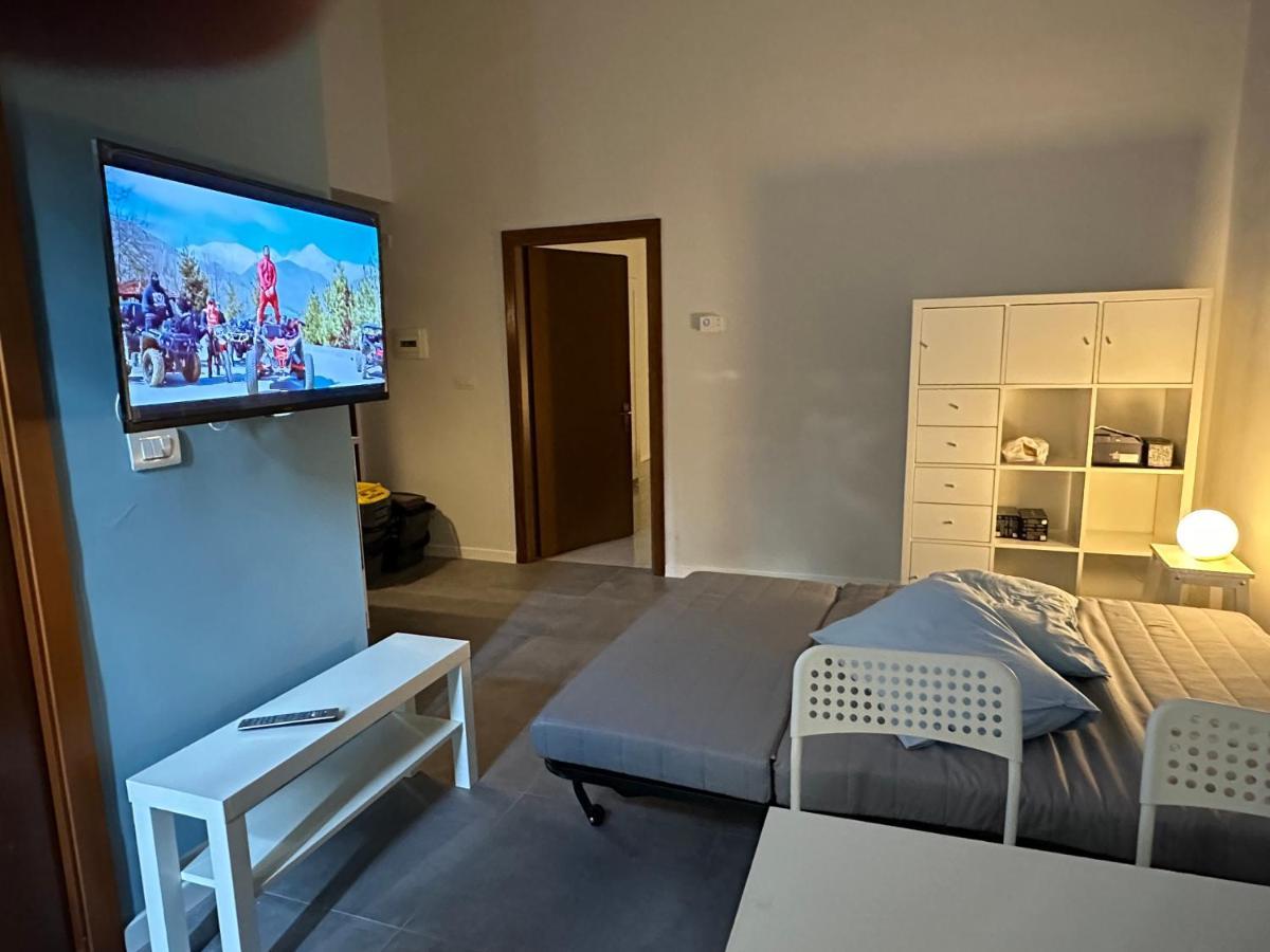 Casa Susanna: Central Ground Floor Retreat with Easy Parking Terni Exterior photo