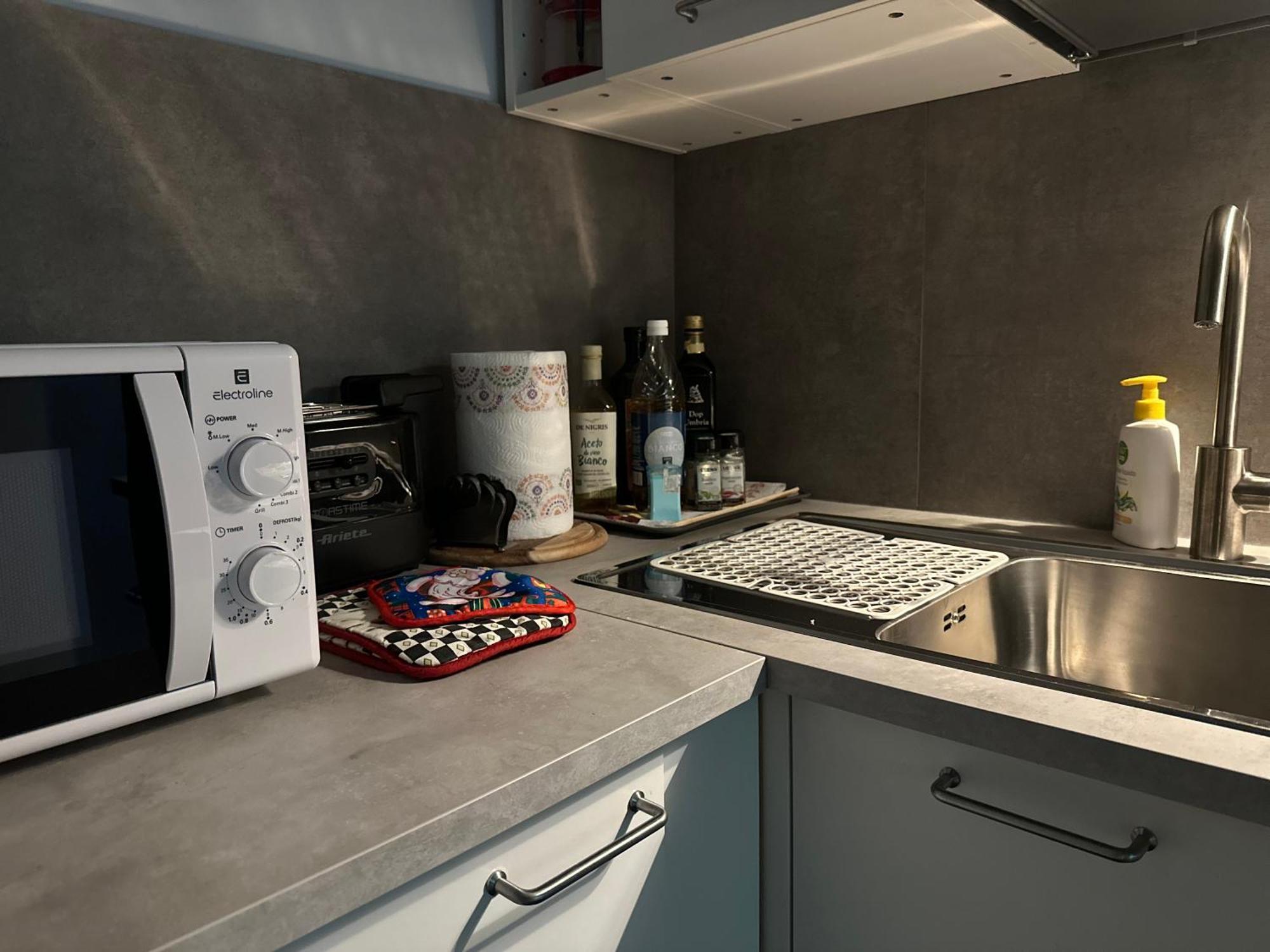 Casa Susanna: Central Ground Floor Retreat with Easy Parking Terni Exterior photo